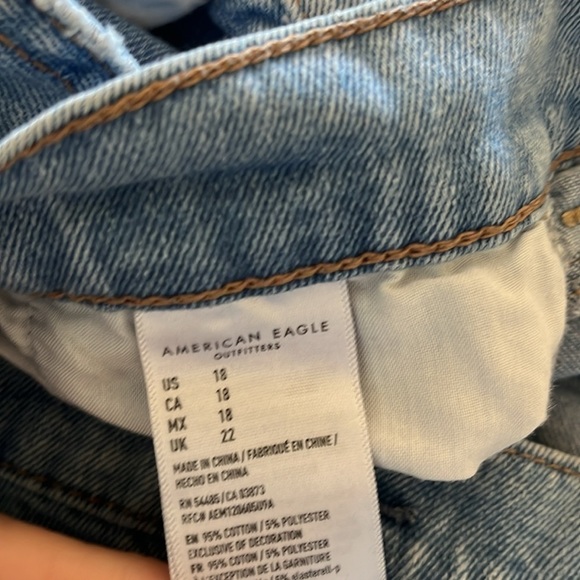 American Eagle | Pleated Mom Short 4" Inseam Mid-Wash Plus Size 18 Summer Spring - Picture 7 of 9